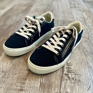 Taos Z Soul sneakers. Black/Tan distressed color